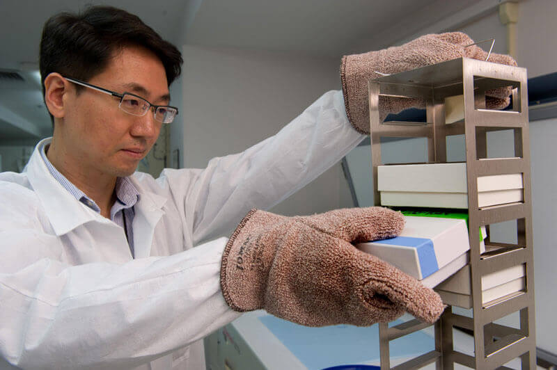 CDC microbiologist Brian Yoo prepares a panel of isolates. Photo: CDC