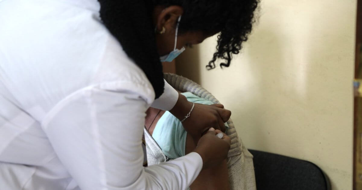 Research Roundup: Combination COVID-19-flu shot, mAbs funding, Second malaria vaccine approval - Vimarsana News