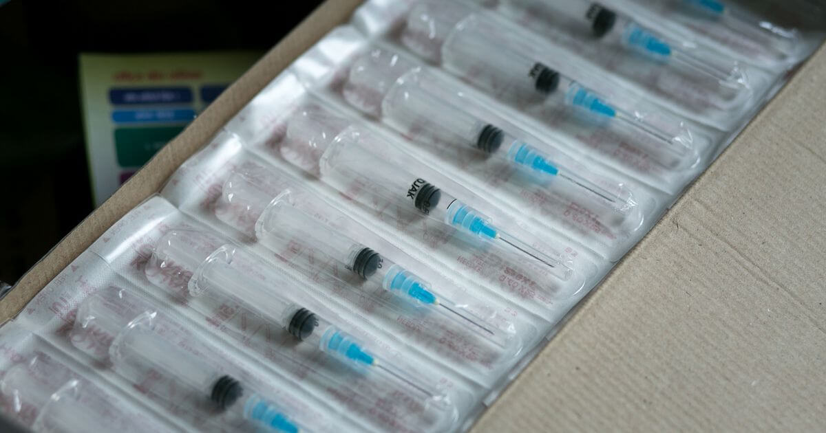 Research Roundup: Ebola vaccine delivery, Iron deficiency test, Ebola vaccine studies